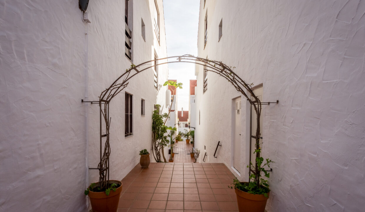 Sales and Rentals - Jacques Olivier Marbella