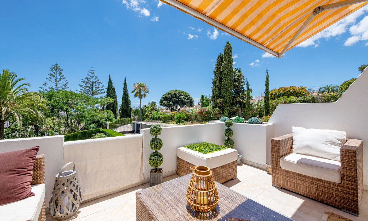 Townhouse for sale in Nueva Andalucia, Marbella