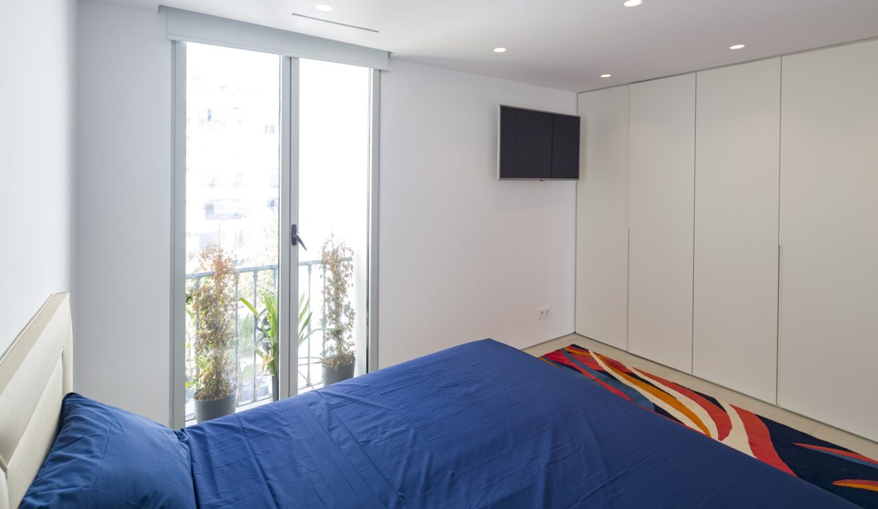 Bedroom2 2 bedroom apartment for rent in Puerto Banus, beachside, sea views, Marbella, Costa del Sol
