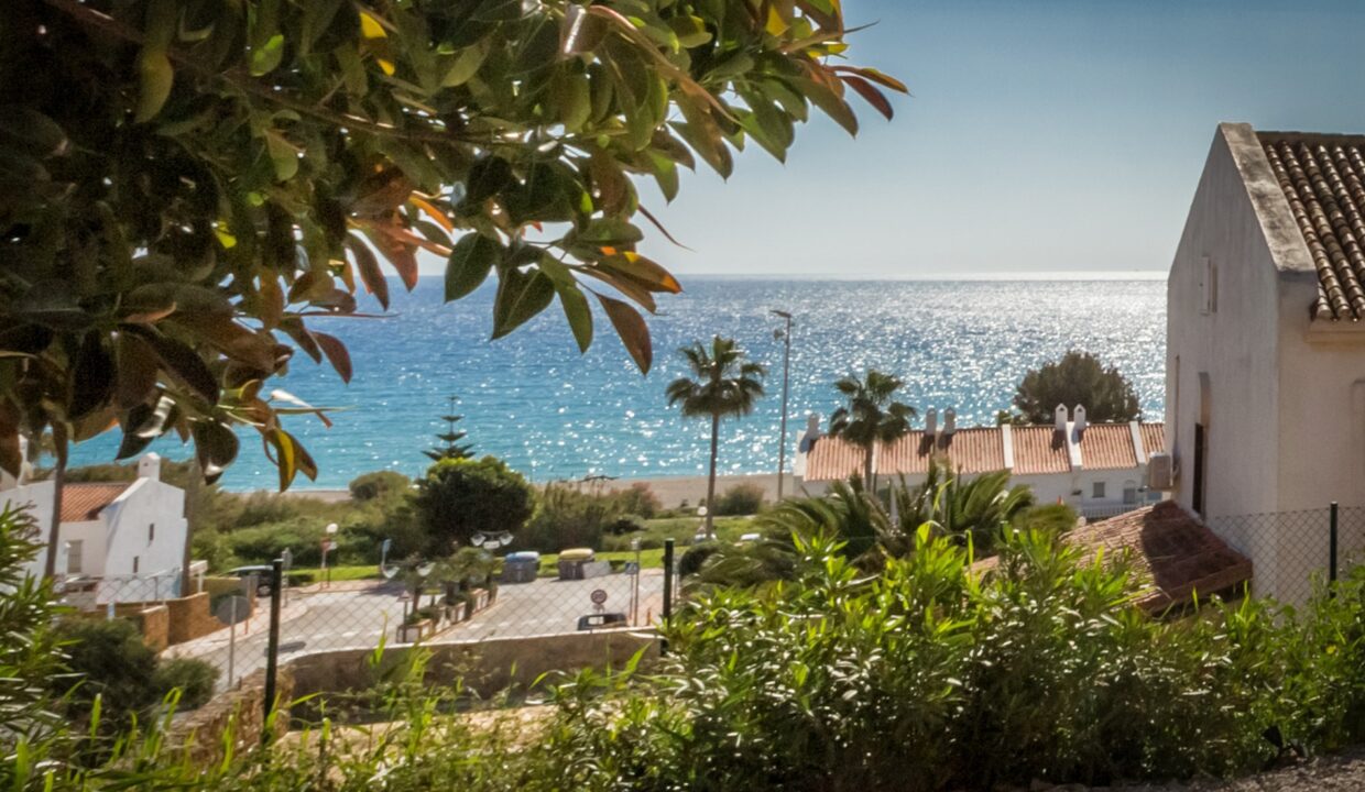 Villa by Playa de La Duquesa, Manilva - Jacques Olivier Marbella