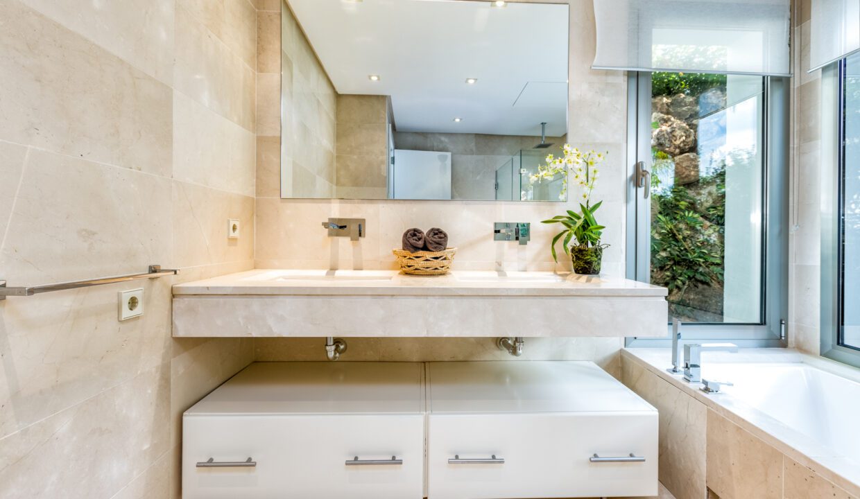 Sales and Rentals - Jacques Olivier Marbella