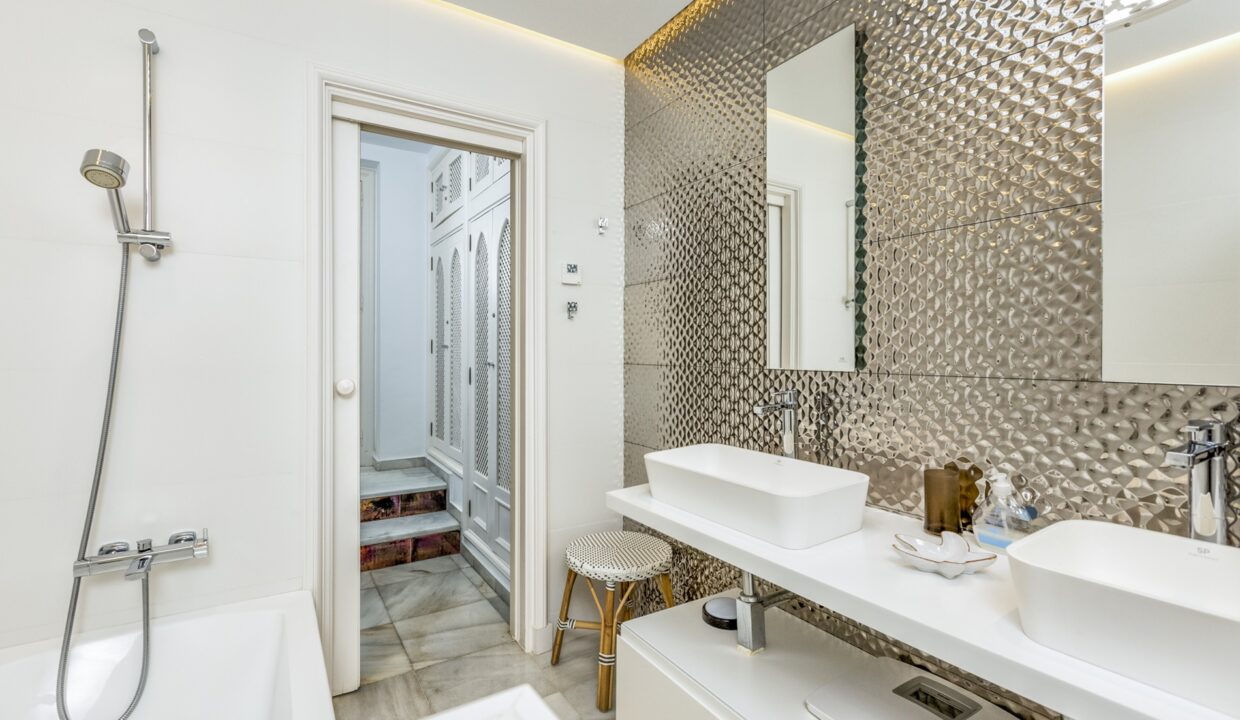 Sales and Rentals - Jacques Olivier Marbella