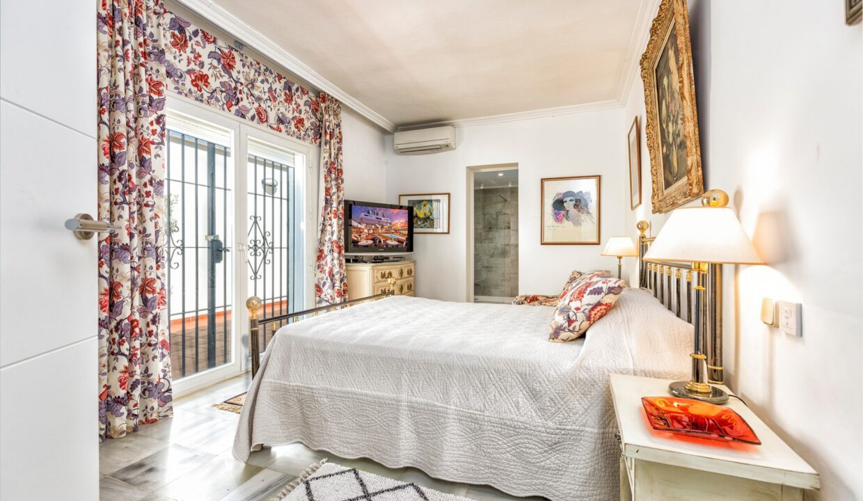 Sales and Rentals - Jacques Olivier Marbella