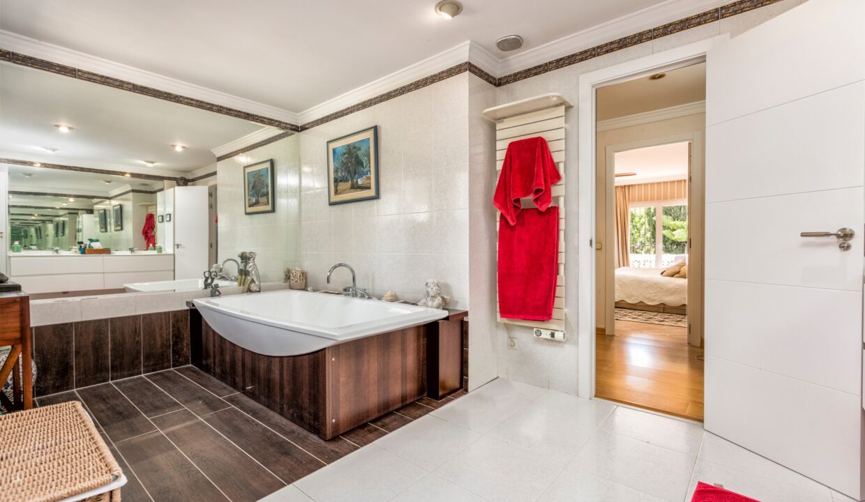 Sales and Rentals - Jacques Olivier Marbella