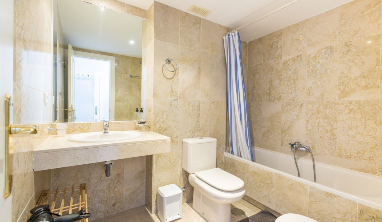 http://diegodominguezfoto.com/wpblog/real-estate-photographer-mi