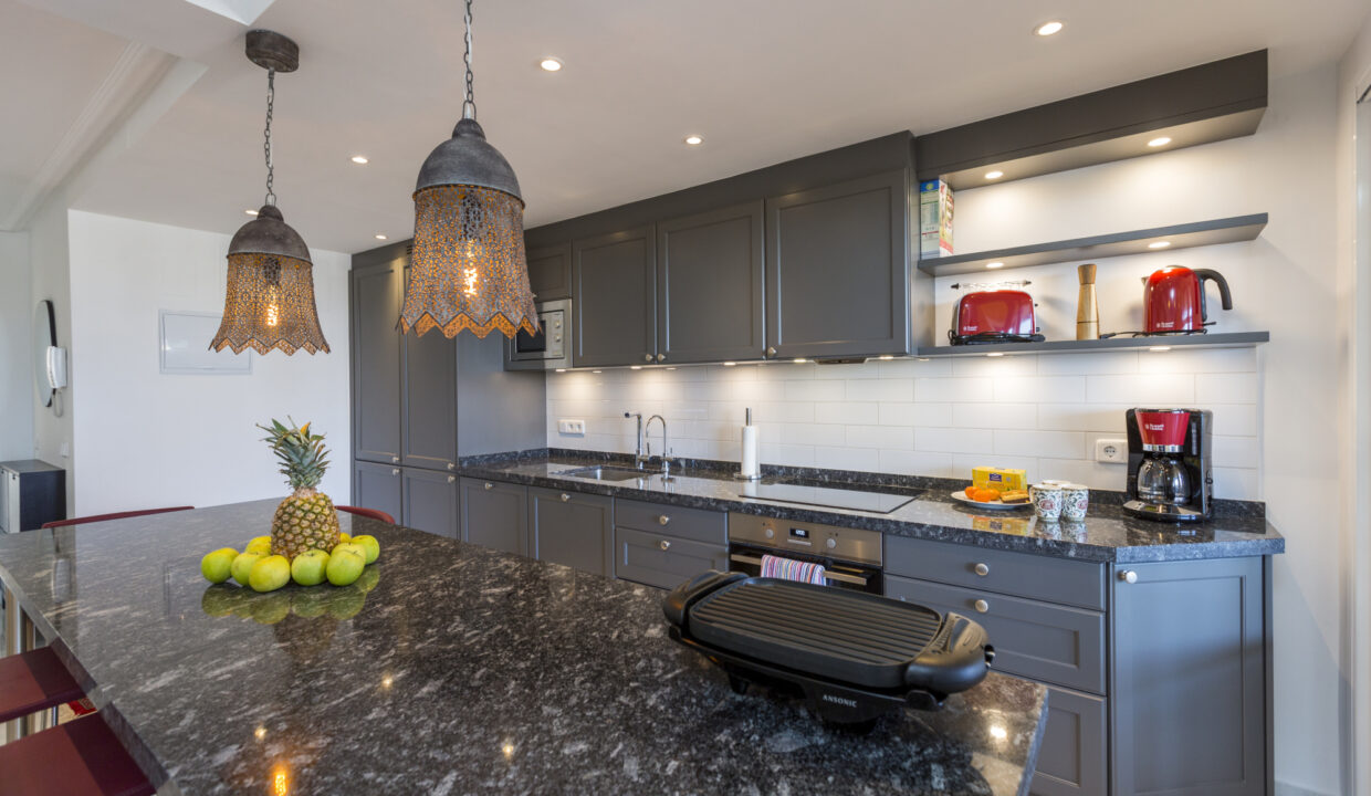 http://diegodominguezfoto.com/wpblog/real-estate-photographer-mi