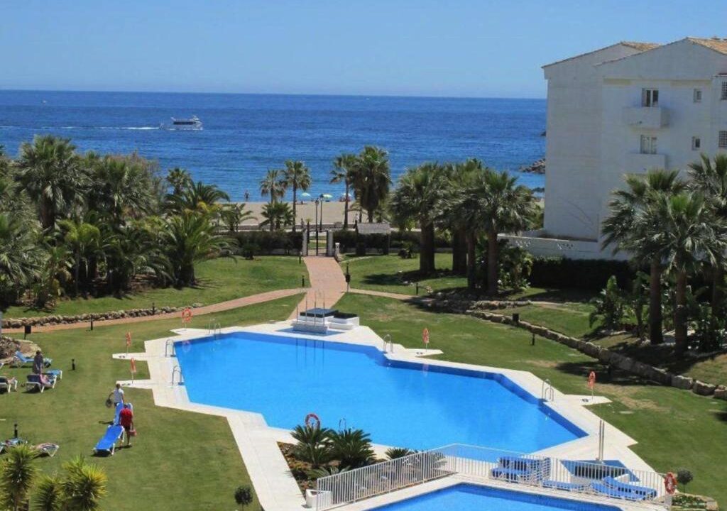 playa Roccio pool - rent today 2024